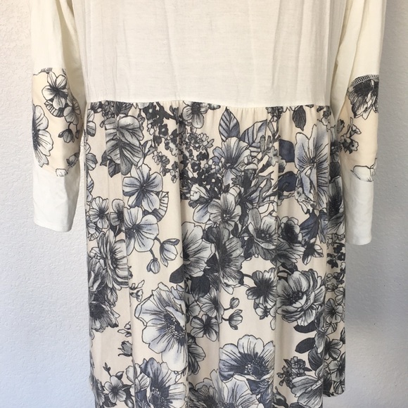New white and flower blouse size 2XL - Picture 5 of 6